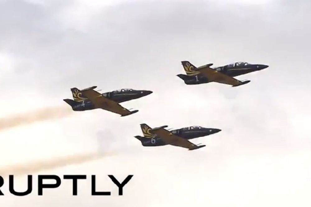 (VIDEO)  NA PUTU SLAVE: Ruski vojni piloti napravili spektakl na nebu