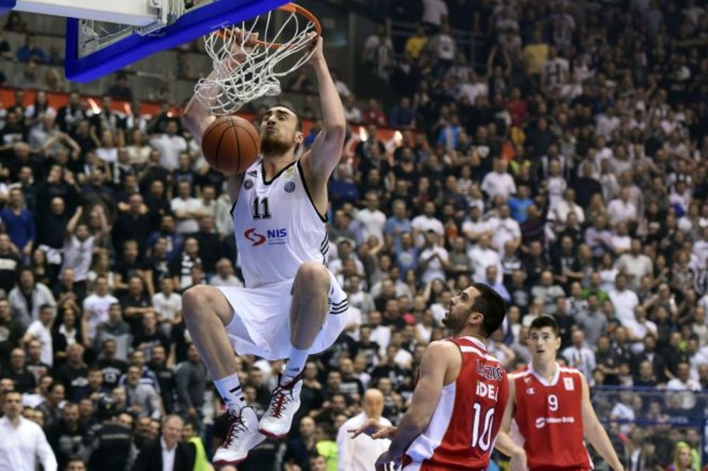 (VIDEO) GRČKA ILI NBA: Nikola Milutinov napustio Partizan
