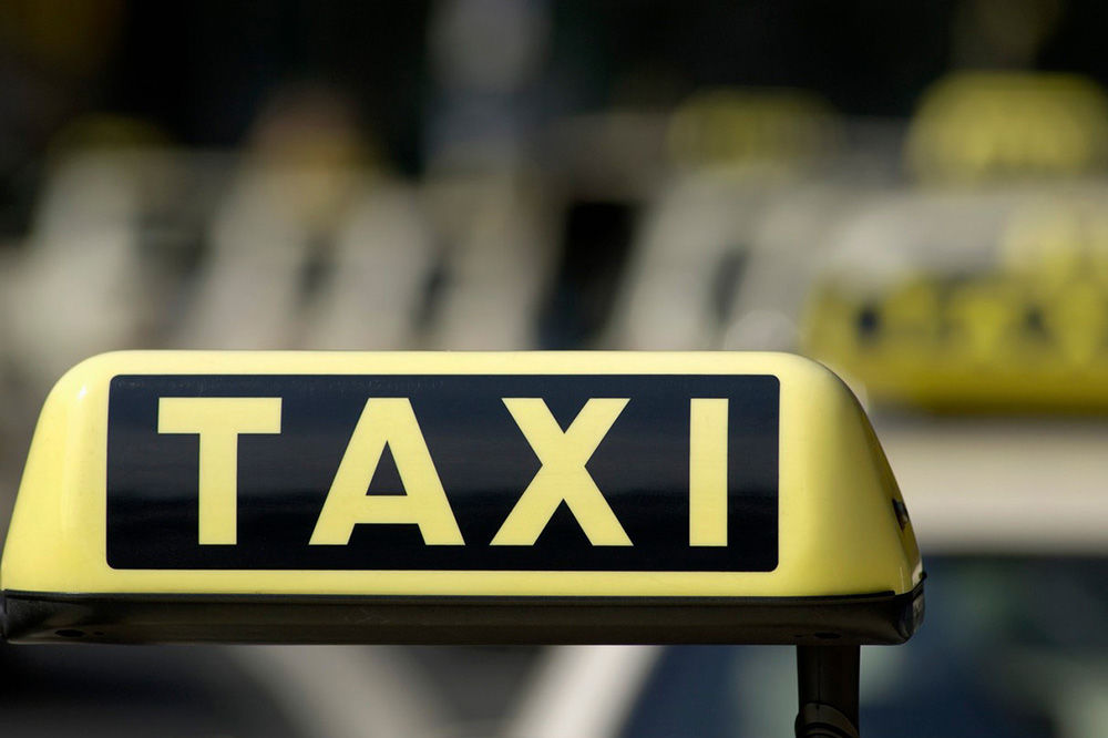 NOVA PRAVILA U SARAJEVU: Kazne za građane koji se voze ilegalnim taksijem
