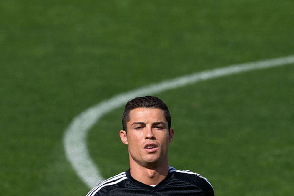 (VIDEO) BAHATI KRISTIJANO: Ronaldo zamalo zgazio navijača Reala