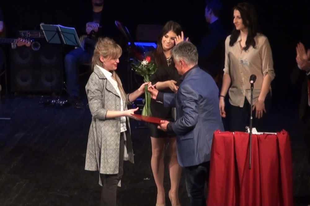 SPUŠTENA ZAVESA: Predstava Nosorog dobila 3 festivalske nagrade