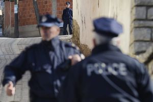 ALBANSKA BESA NA PUTU ZA KAČANIK? Misterija ubistva teroriste OVK: Telo noćas našli pored puta, malo dalje auto gori kao buktinja
