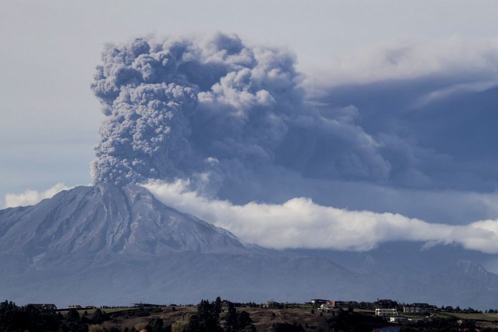 OPASNOST PO ČITAVU EVROPU: Erupcija vulkana preti svakog časa! Posledice će biti katastrofalne