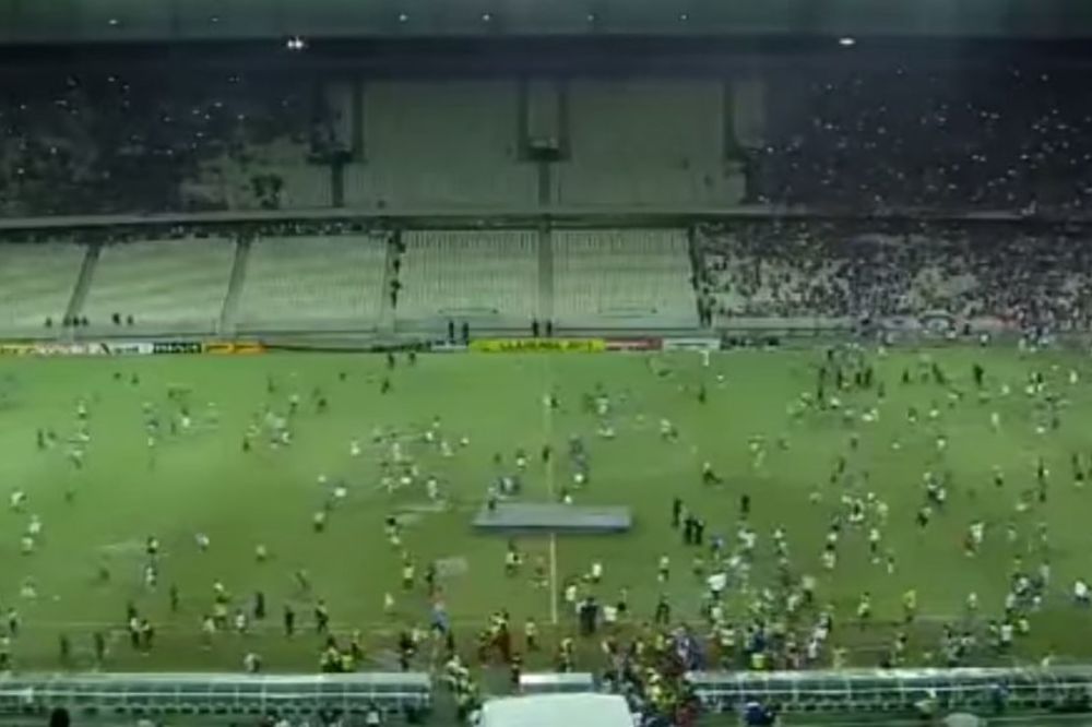 (VIDEO) JURIŠ: Pogledajte makljažu navijača u Brazilu