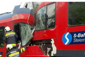 SUDAR VOZOVA: Jedan mašinovođa poginuo, a desetak putnika teško povređeno!