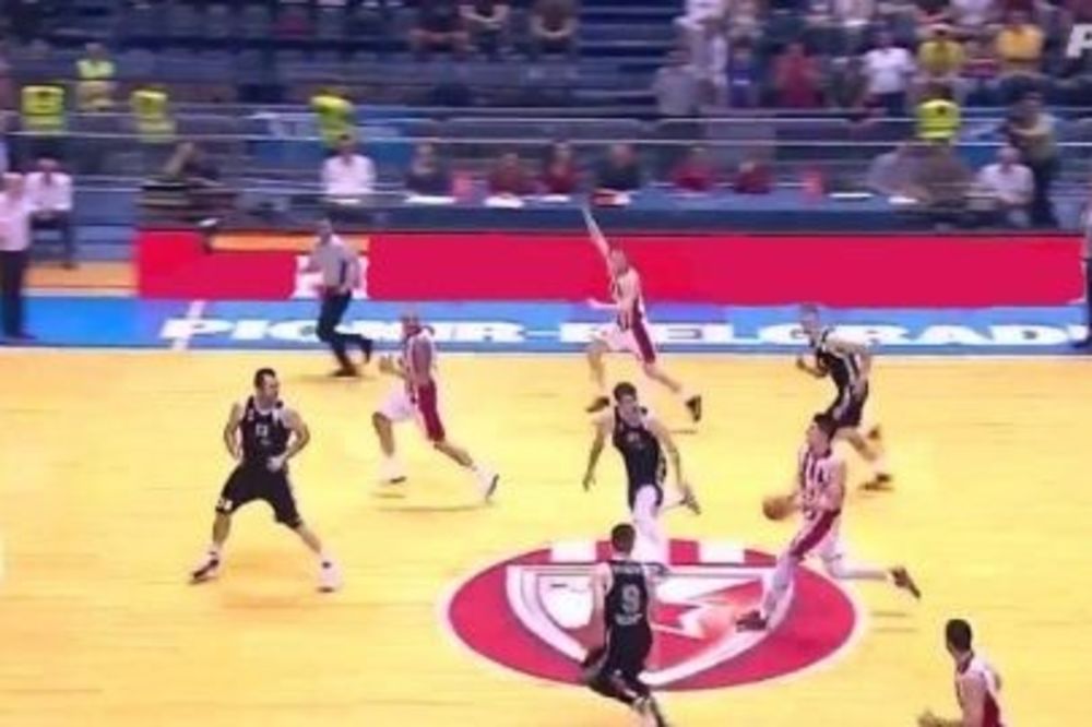(VIDEO) DALEKOMETNA PALJBA: Pogledajte 5 trojki košarkaša Crvene zvezde sa više od pola terena