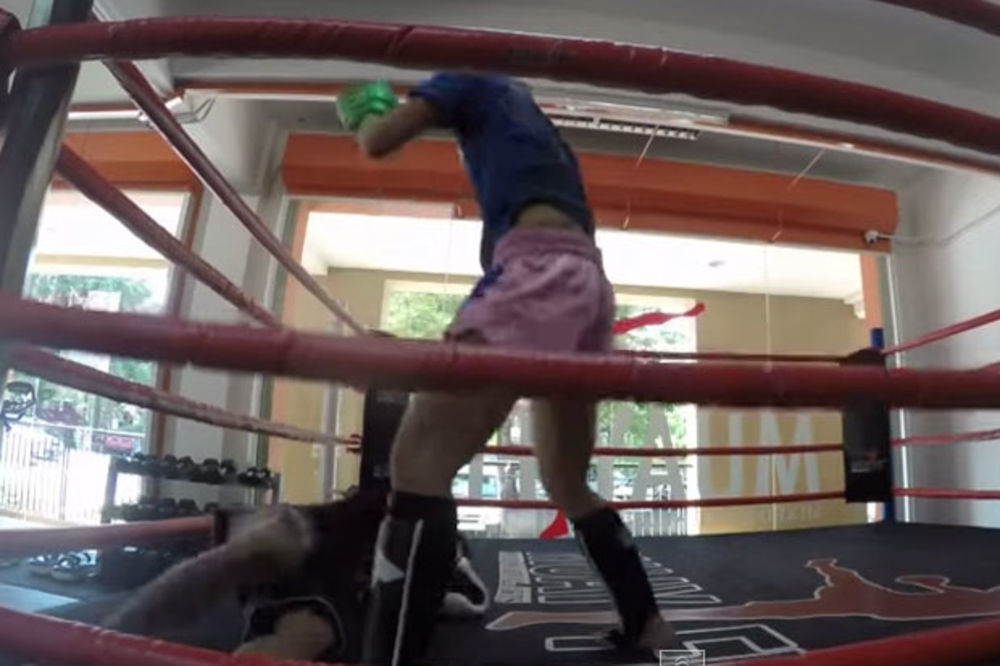 (VIDEO) KRVAVE BORBE NA TAJLANDU: Ubice se bore u ringu za izlazak iz zatvora