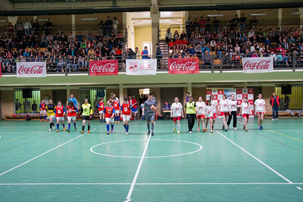 Za ovogodišnji Coca-Cola kup u malom fudbalu takmičiće se 1000 učenika iz cele Srbije