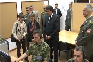 Gašić sa ambasadorkom Moro obišao Centar za simulacije