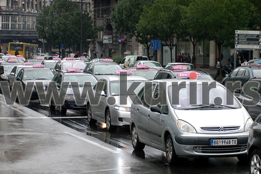 OPROŠTAJ OD TEODORA GAĆEŠE: Taksisti Pink taksija održali komemorativnu vožnju ulicama Beograda