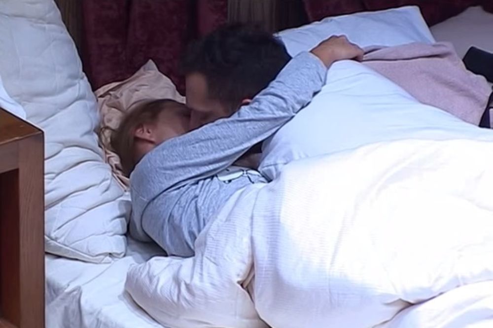 (VIDEO) SVE PRŠTI OD STRASTI: Šavija i Gastoz se ljubili u krevetu!