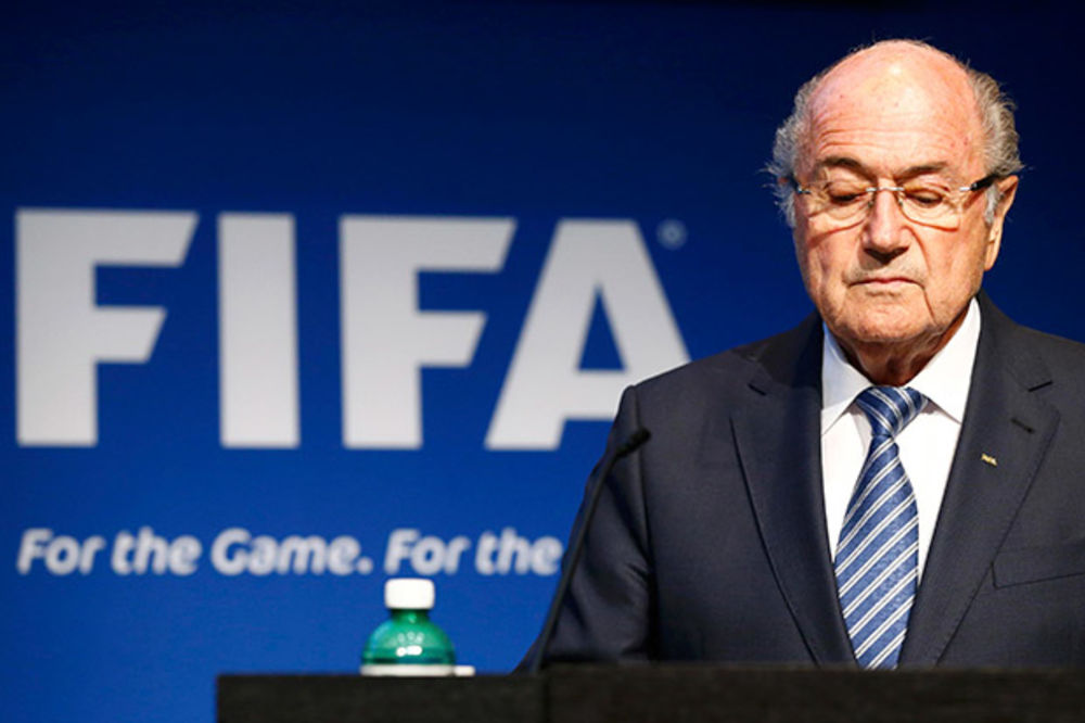 (FOTO) BLATER OTIŠAO: Predsednik FIFA podneo ostavku četiri dana posle reizbora