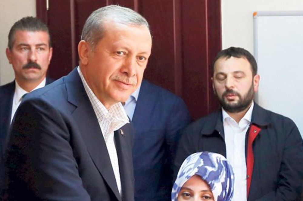 POSLE 13 GODINA: Erdogan izgubio apsolutnu vlast