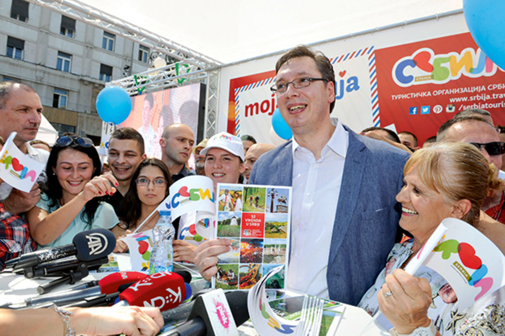 Vučić: Letujte u Srbiji i povećaćemo penzije