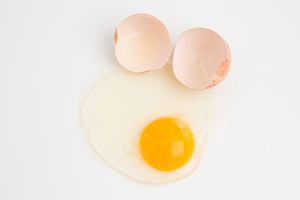 ČUVAJTE SE TROVANJA PO VRELIM DANIMA: 5 načina da utvrdite da li je jaje sveže