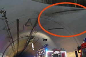 NEVEROVATNO: Žena vozila po krovu tunela