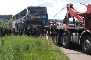 PREVRTANJE AUTOBUSA POSLEDICA NEISPAVANOSTI: Umor vozača razlog nesreće!