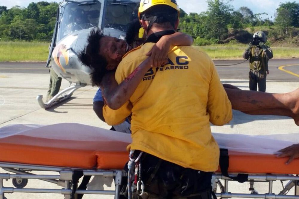 (FOTO I VIDEO) PRAVO ČUDO: Majka i beba pronađene žive u džungli 5 dana posle pada aviona!