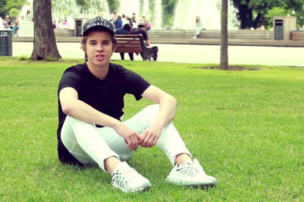 (VIDEO) NAJOMRAŽENIJI RUS: Ovaj tinejdžer razbesneo milione svojim klipovima
