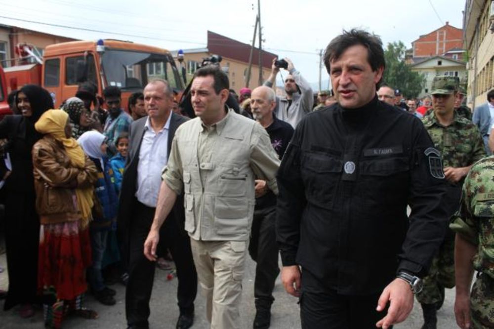 (FOTO) VULIN I GAŠIĆ U PREŠEVU: Kolektivni centar za migrante uskoro počinje s radom