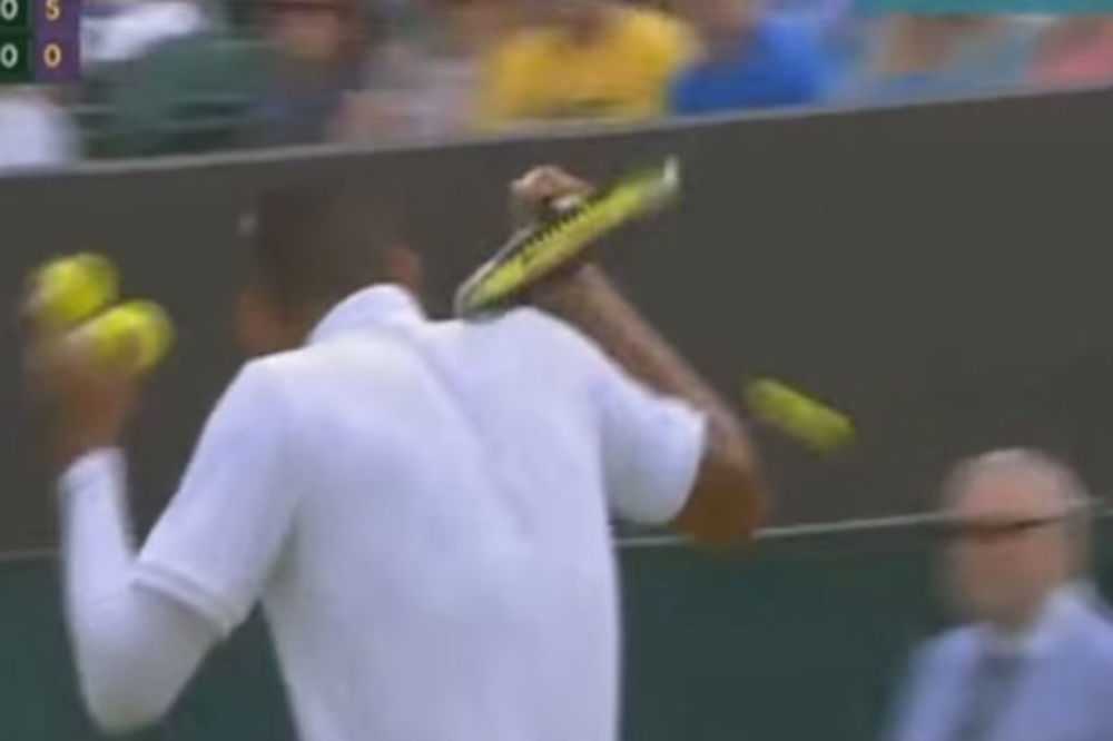 (VIDEO) PAZI, IDE LOPTICA: Australijski teniser pogodio sudiju u glavu!