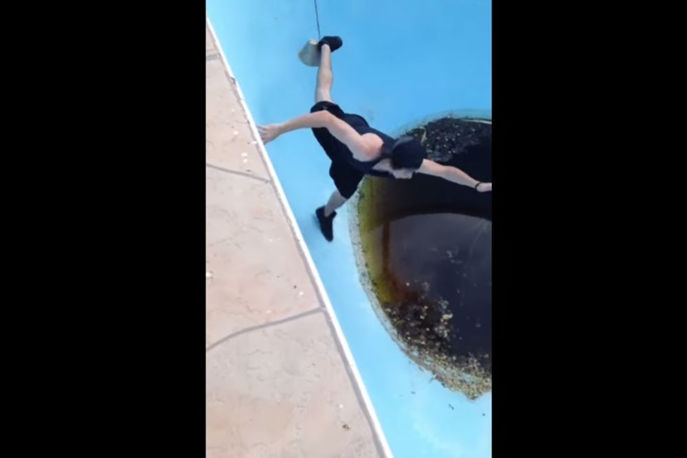 (VIDEO) KAD IZIGRAVAŠ MANGUPA: Hteo je da se pohvali, pa je upao u bazen odvratne, ustajale vode!
