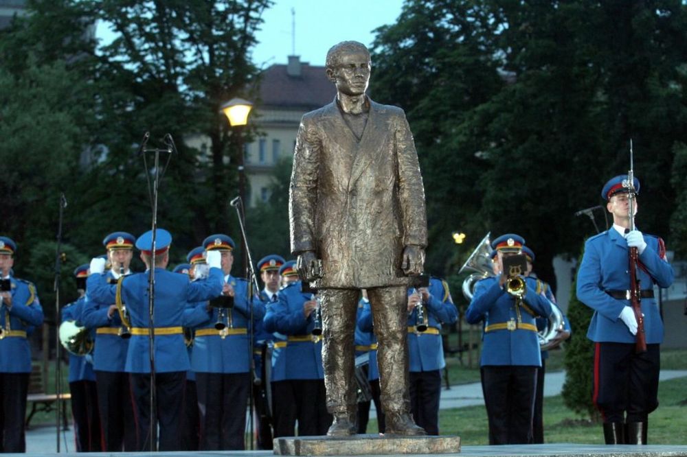 KRONEN CAJTUNG: Srbija podigla spomenik sarajevskom atentatoru!