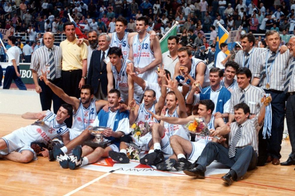 (VIDEO) SEĆATE LI SE KAKO JE SVE POČELO: Ovako smo sa košarkašima slavili zlato iz Atine 1995.