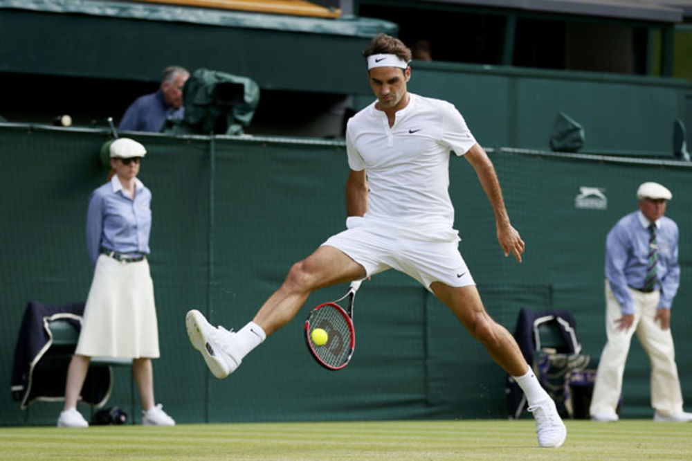 (VIDEO) MAJSTOR JE MAJSTOR: Pogledajte Federerov magičan lob kroz noge