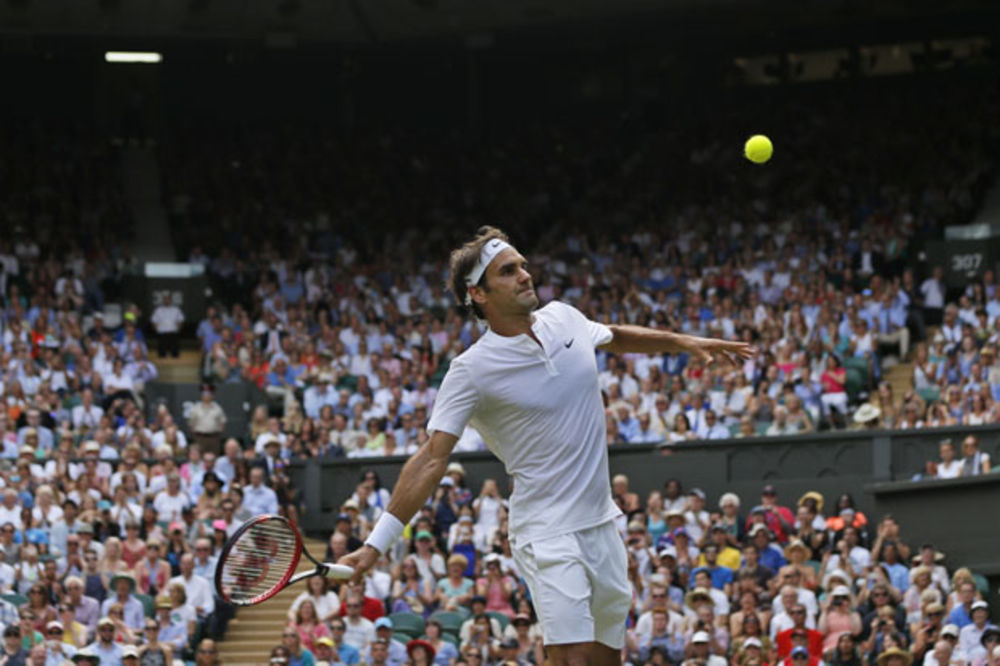 (VIDEO) KO BI REKO NJEMU DA SE TO DESI: Ovo je Federerov kiks kome se smeje cela planeta