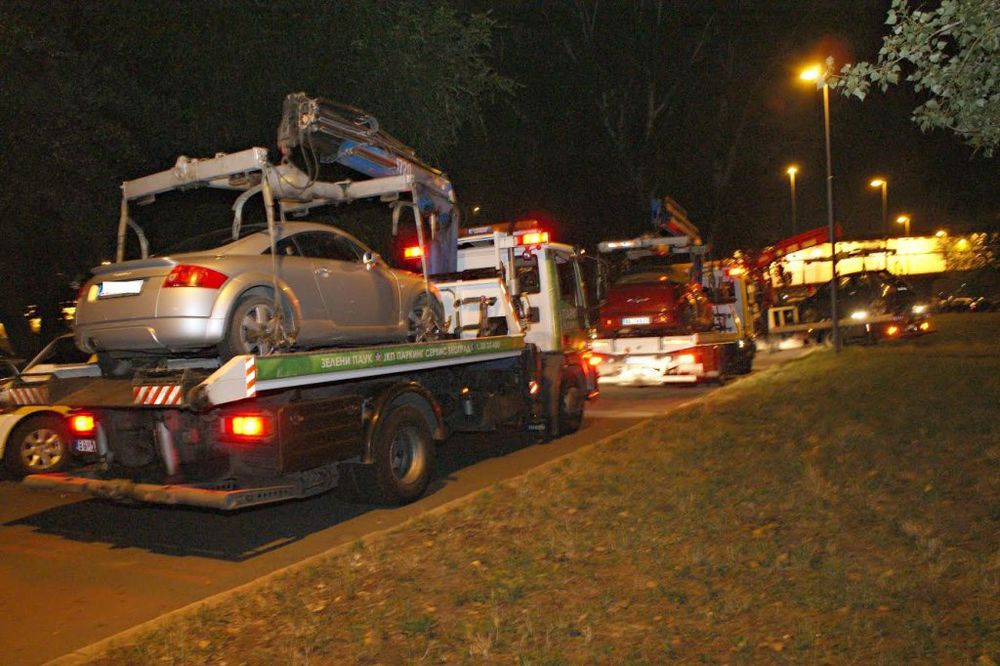 (FOTO) TEŠKA NOĆ ZA BAHATE VOZAČE: Pauk uklonio više od 40 limuzina sa beogradskih ulica