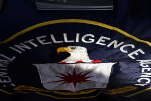 ŠOK ZA TAJNU SLUŽBU: Srednjoškolac hakovao mejl direktora CIA