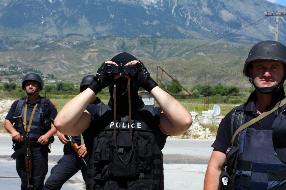 UBIJENI ZBOG DŽIPA: Albanac ubio dvoje čeških turista hicima u glavu iz kalašnjikova