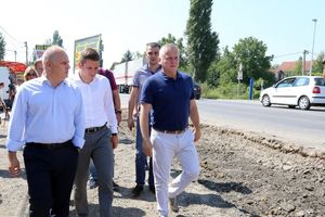 Goran Vesić: Počela izgradnja trotoara na Zrenjaninskom putu