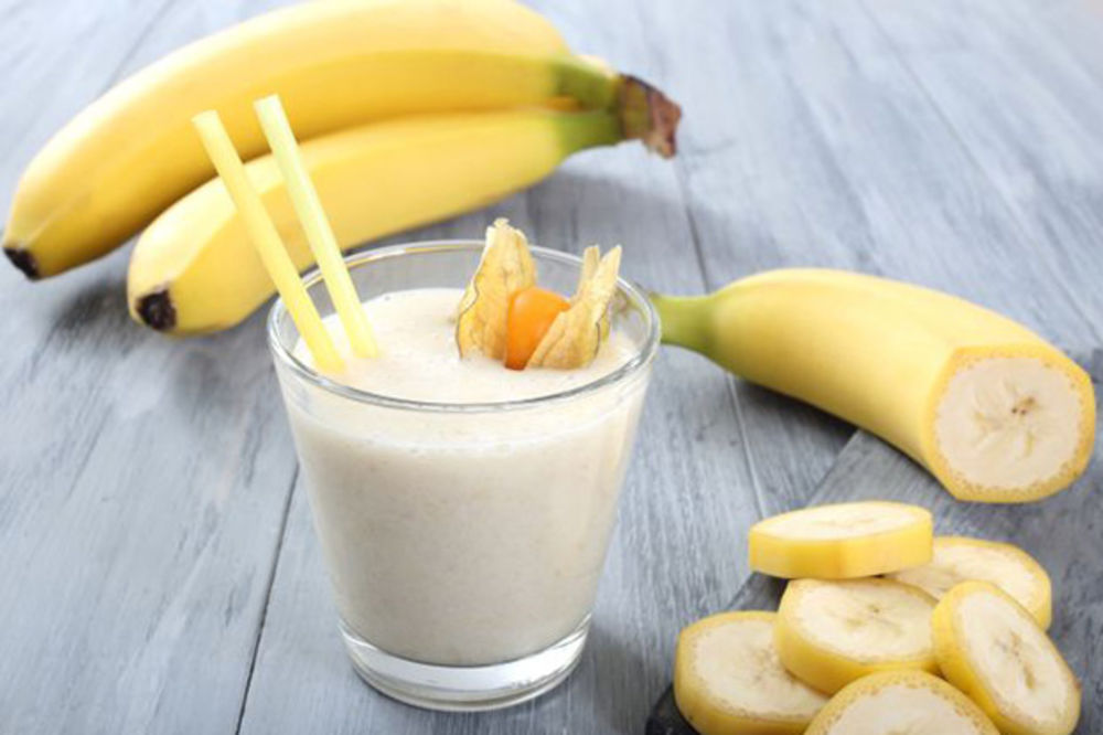 (VIDEO) Banane, jabuke i mleko su ZDRAVI, ali ne ako ih jedete u ovo vreme! UGROŽAVATE ZDRAVLJE!