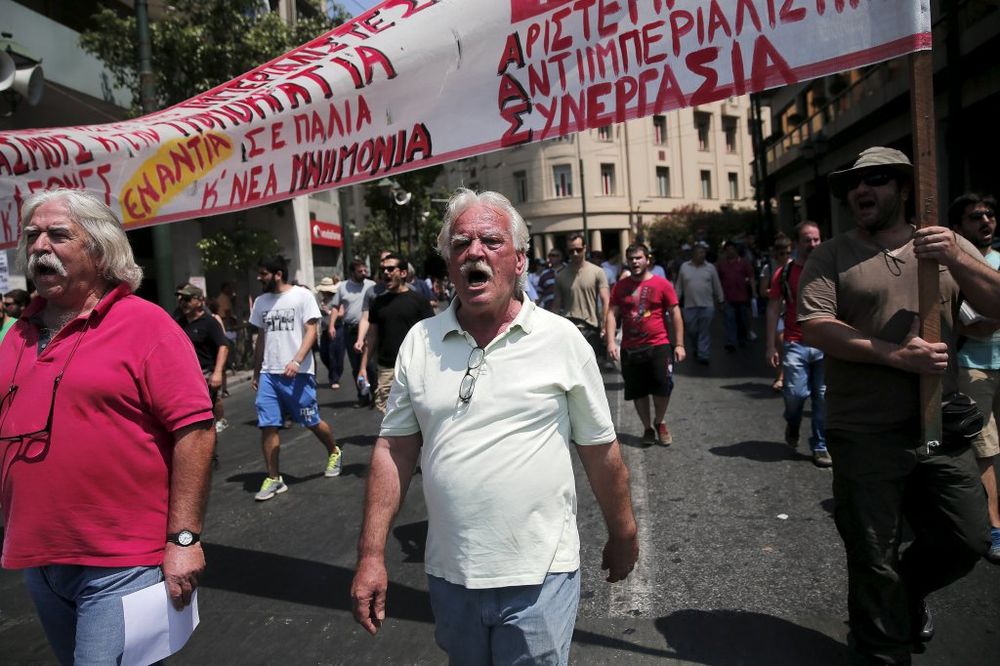 (VIDEO) HAOS U GRČKOJ: Javni sektor u štrajku, banke zatvorene, parlament veća o reformama