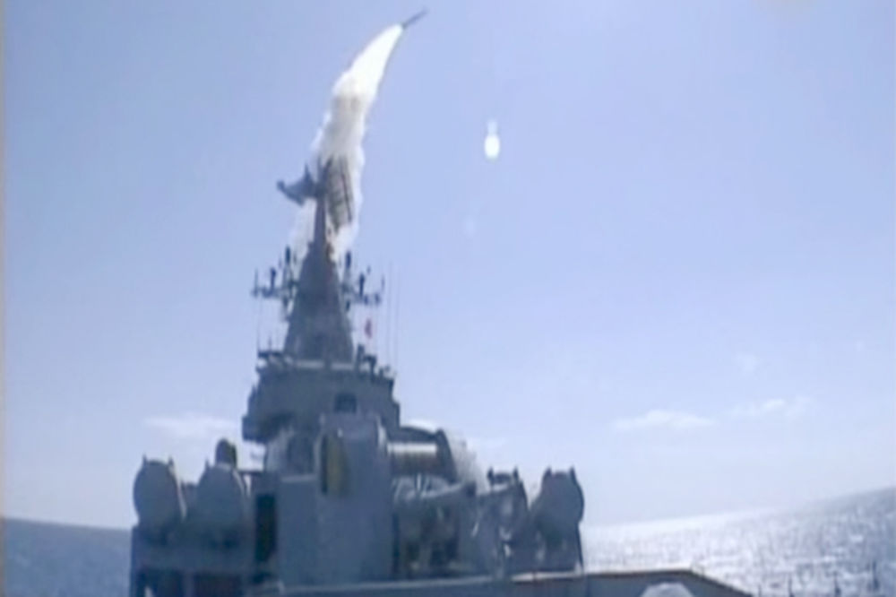 BEZ GREŠKE PRAVO U CENTAR: Krstarica Moskva u Atlantiku pogodila raketom metu