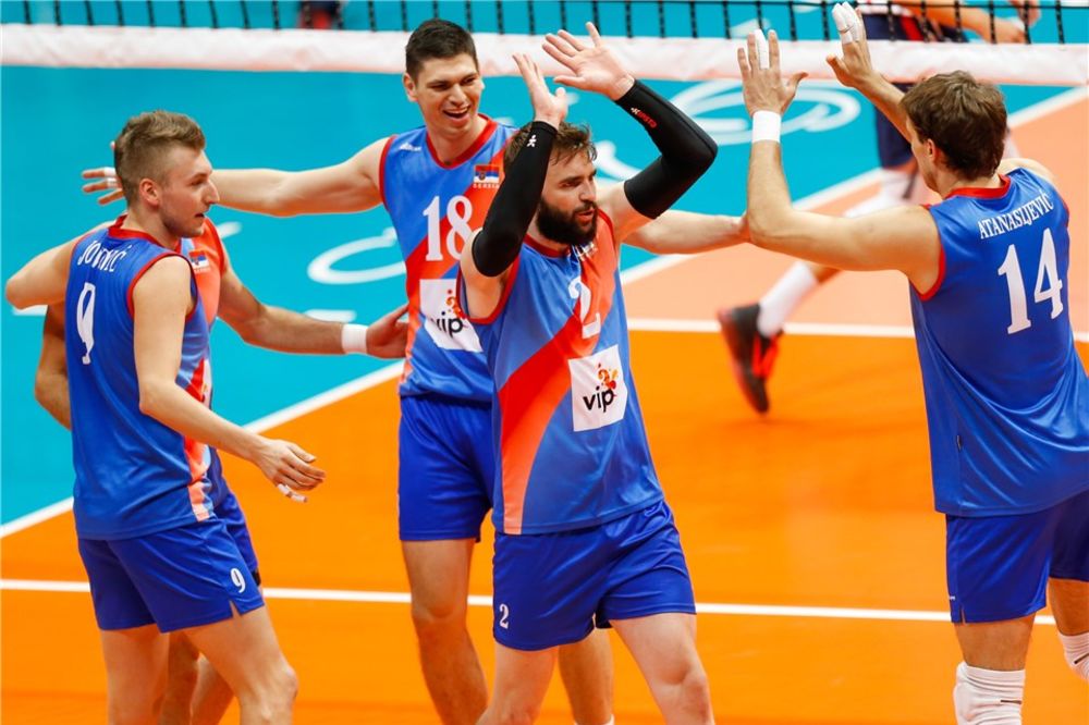 (VIDEO) AMERIKANCI PALI POSLE PET SETOVA: Srbija u finalu Svetske lige za odbojkaše