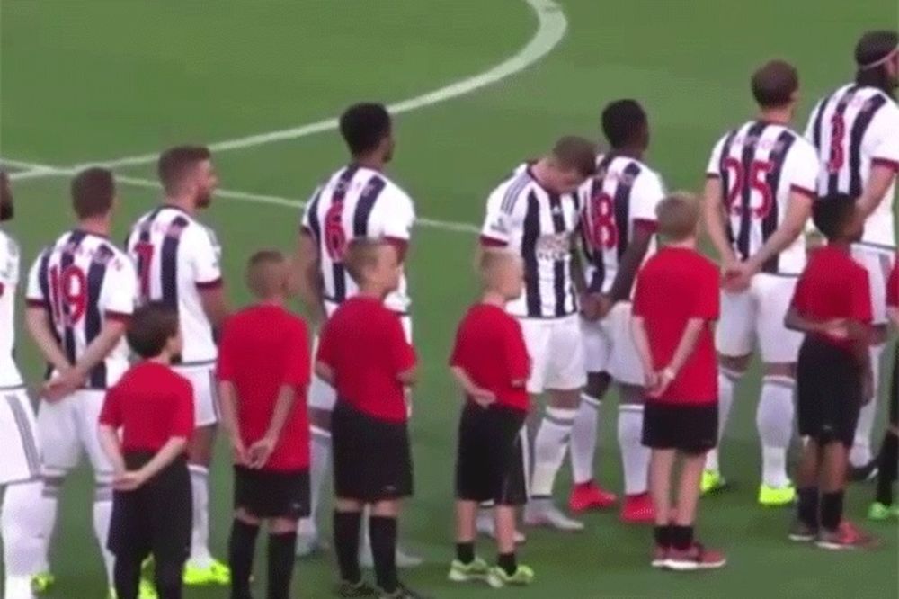 (VIDEO) SKANDAL: Pogledajte kako je fudbaler izrazio nepoštovanje prema himni zemlje u kojoj igra