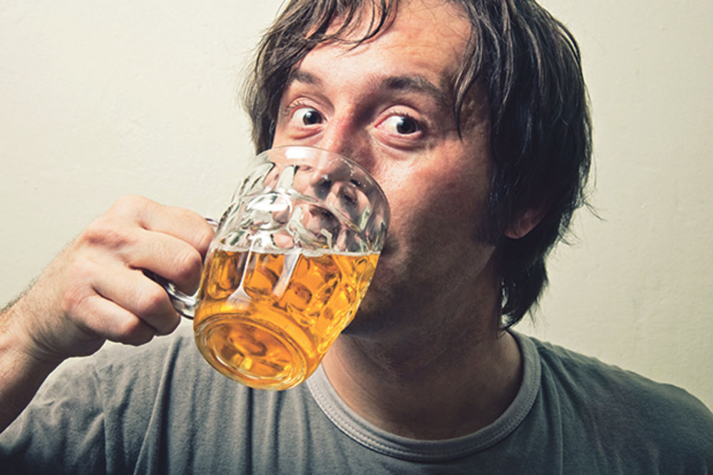(FOTO) Da li biste popili pivo od urina i to naiskap? Evo kako se pravi...