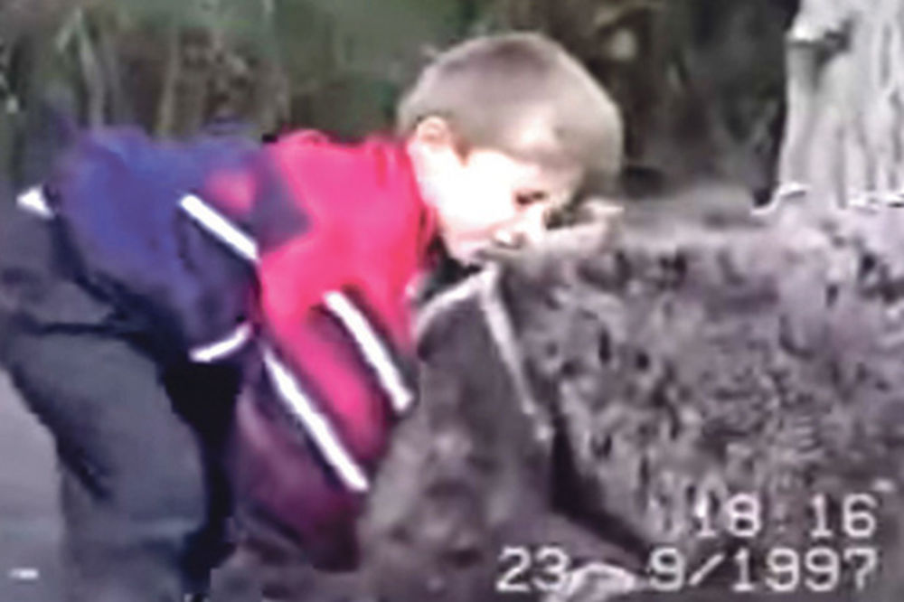 (VIDEO) ŠAMPION MMA IMAO LUDO DETINJSTVO: Otac ga kao dete terao da sparinguje sa medvedom
