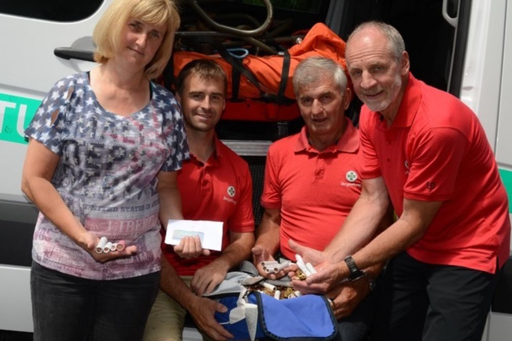 DOBILI VREĆU S NOVCEM: Nemica spasiocima poklonila 30 kilograma evra u kovanicama!