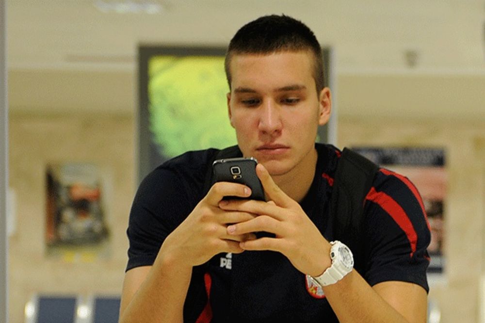 (FOTO) BRAVO ZA SLOVENCE: Pogledajte kakvim su lubenicama bili oduševljeni srpski košarkaši