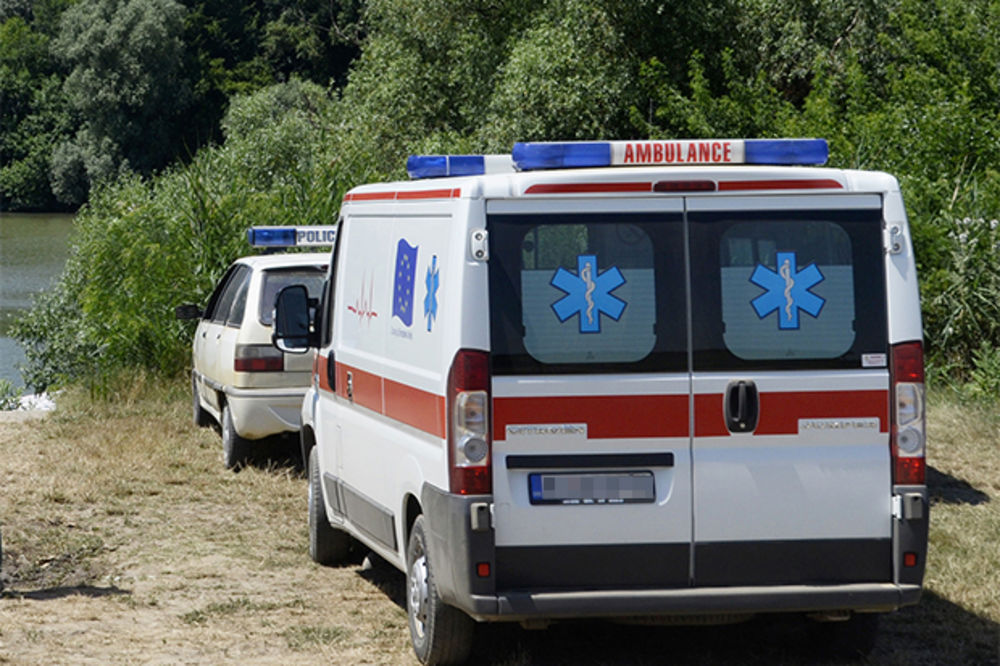 PUCNJAVA U ZVEČANU: Izrešetana braća, ranjeni u glavu prebačen u Kragujevac