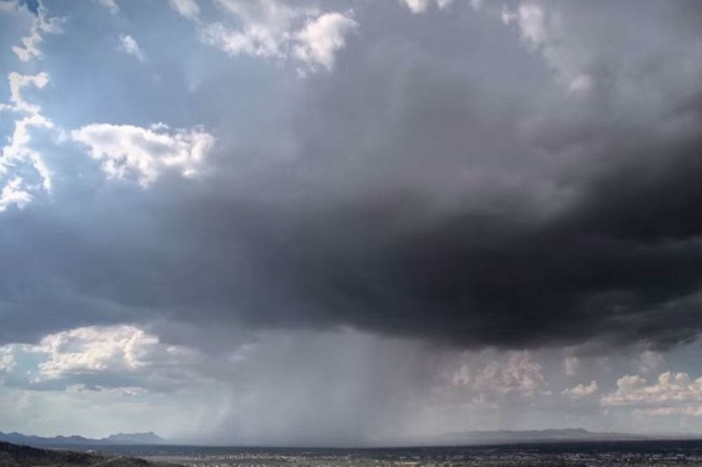 (VIDEO) KIŠNA BOMBA: Nebo eksplodiralo nad Arizonom