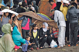 AUSTRIJANCI UPLAŠENI: Izbeglice u kasarnama su velik bezbedonosni rizik za zemlju