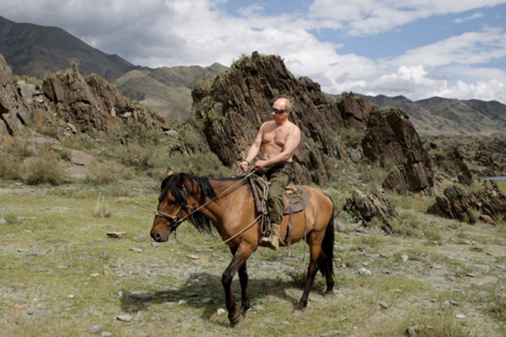 (FOTO) Vladimir Putin, čovek koji očarava žene: Dasa bez presedana!