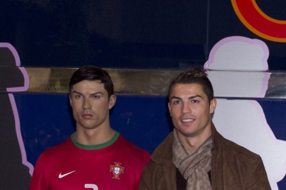 NEVIĐENI NARCIS: Ronaldo naručio svoju voštanu figuru i naredio da paze na frizuru!