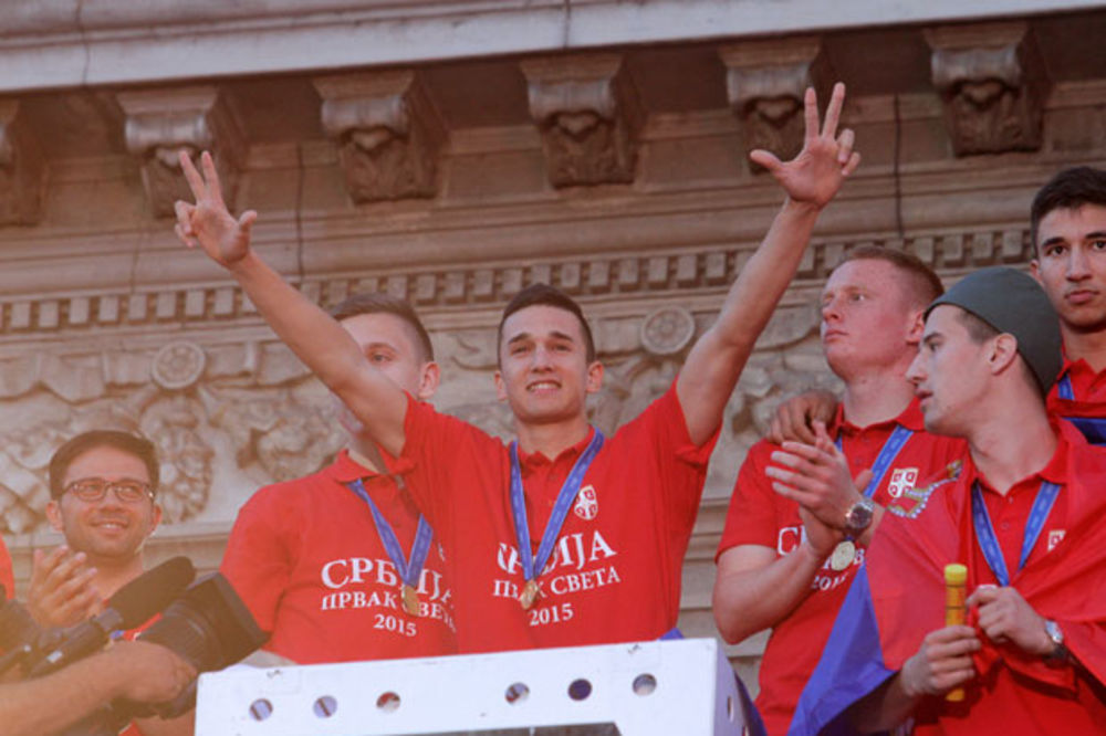 (VIDEO) SRBIJA IZGUBILA MANDIĆA: Orlić koji nam je doneo svetsku titulu odlučio da igra za Crnu Goru