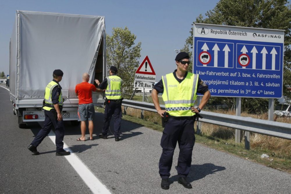 HRVAT UHAPŠEN U AUSTRIJI: U kamionu mu pronašli 14 migranata!